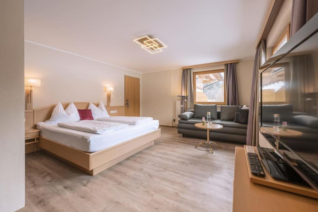 Hotel Acherl 阿亨基希 外观 照片